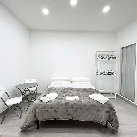 Апартаменты House Cavour Napoli Экстерьер фото